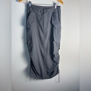 Bota Cargo Midi Skirt adjustable on the sides size M NWOT